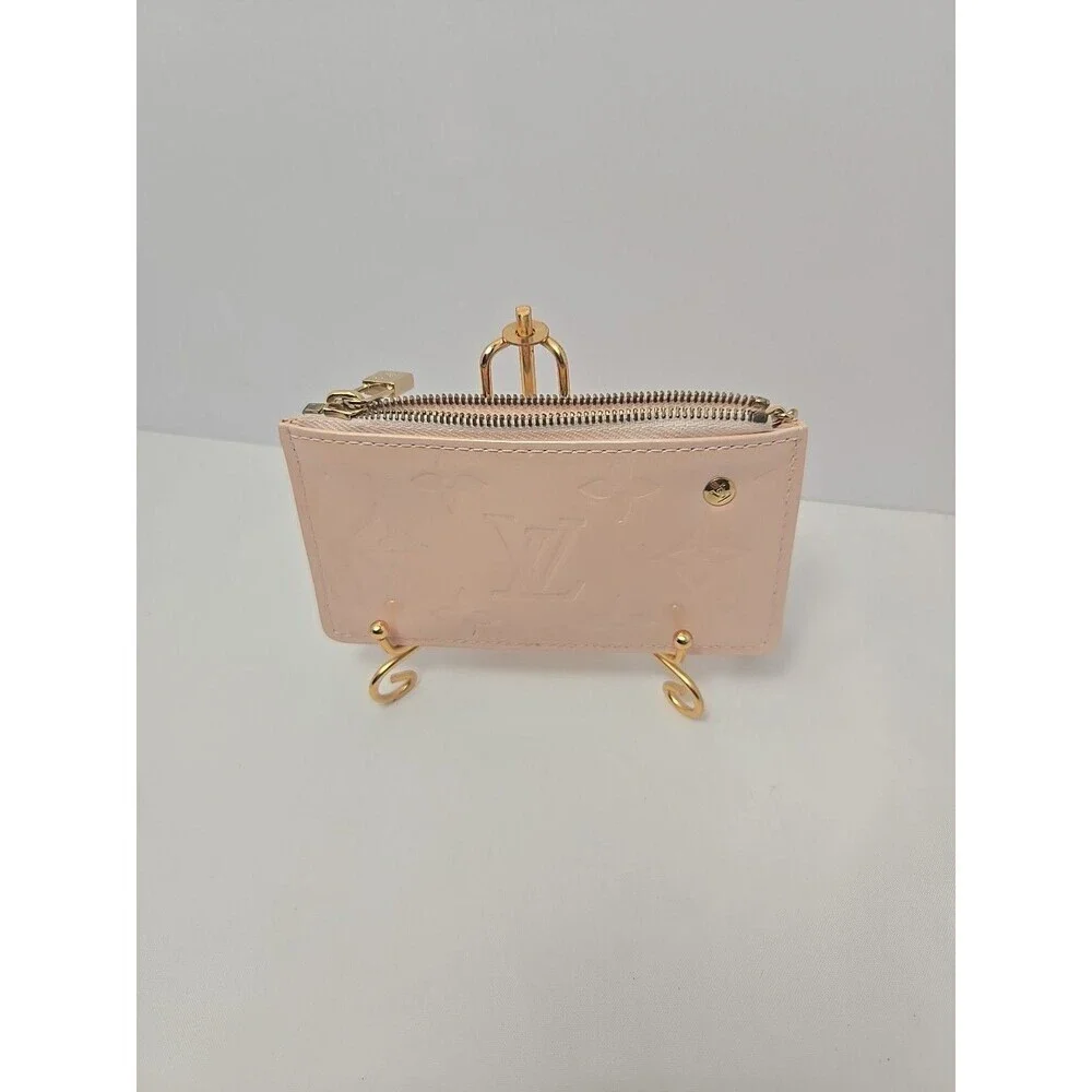 Louis Vuitton Pochette Clé Coin Case Purse Monogram Vernis Cream Beige
